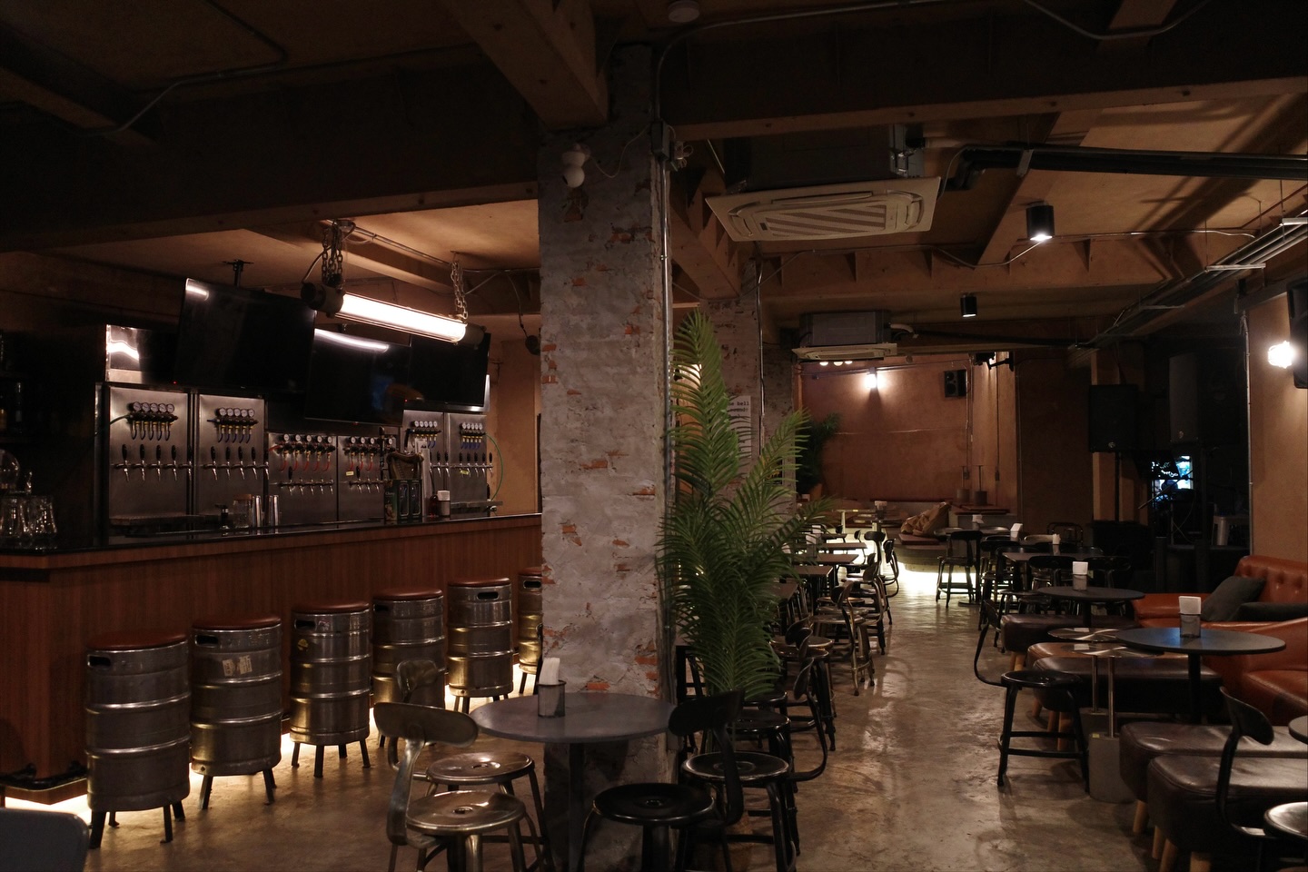 Bottle Rockets Bar Silom