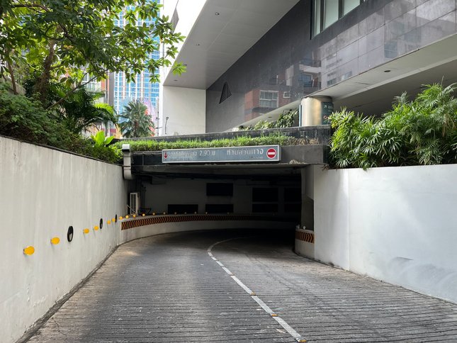 picture of Ploenchit Center004